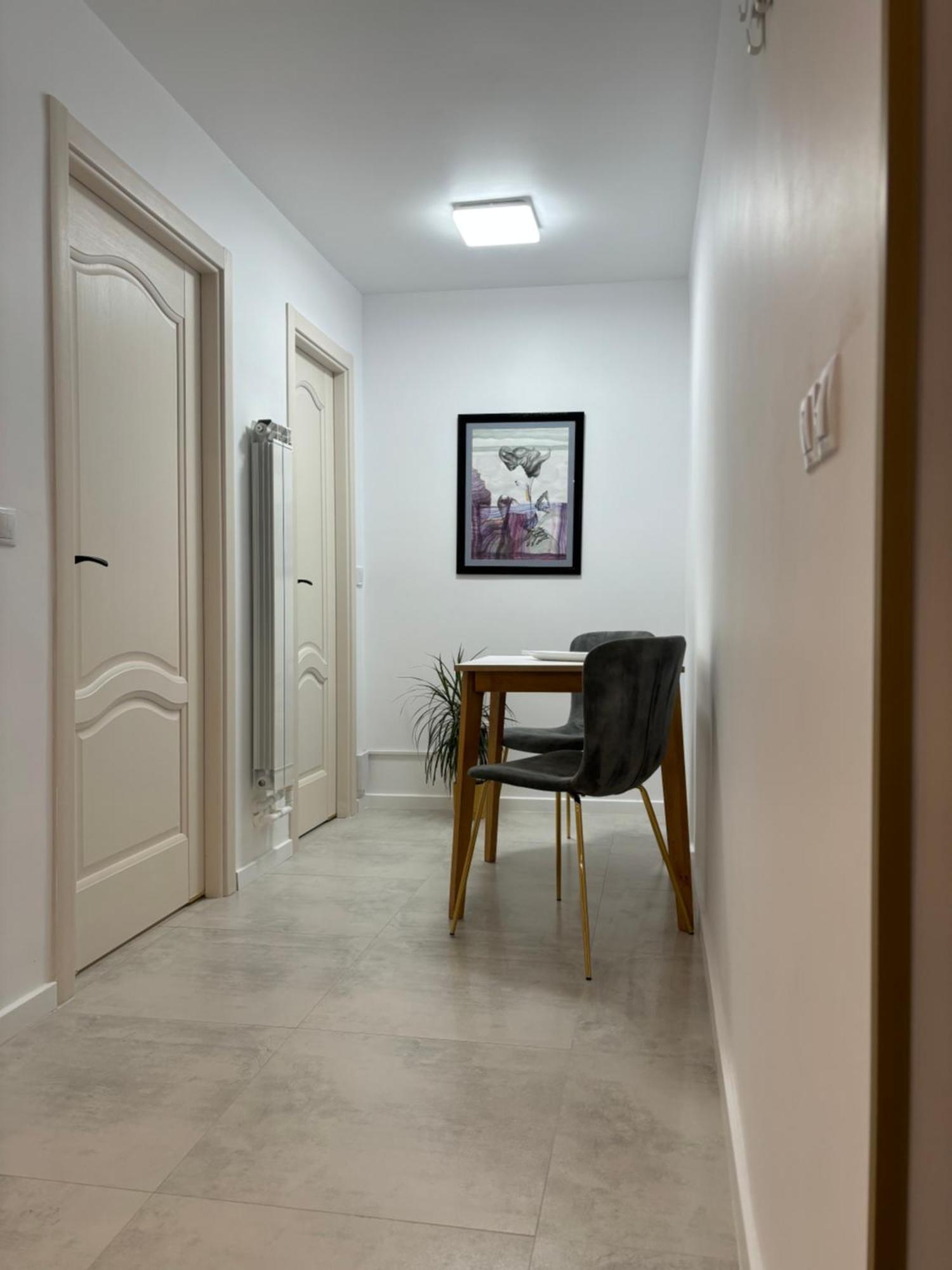 Apartament Luna Piatra Neamţ Exteriör bild