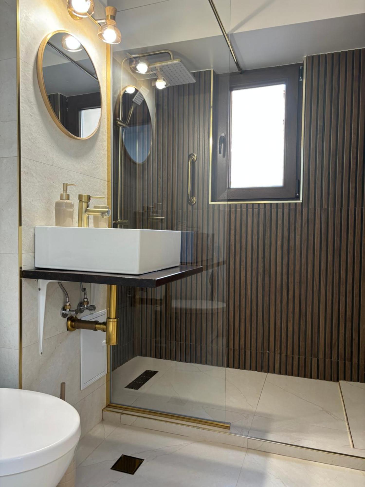 Apartament Luna Piatra Neamţ Exteriör bild